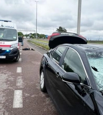 На трасі в Рівненському районі під колесами авто загинув велосипедист (ФОТО)