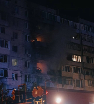 У Києві внаслідок обстрілу сильно пошкоджений ТРЦ «Блокбастер Молл», фото