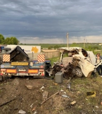 На Кіровоградщині у масштабній ДТП загинули троє людей, ще троє - травмовані