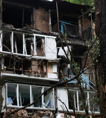 Полиция показала первые минуты после баллистического обстрела Киева