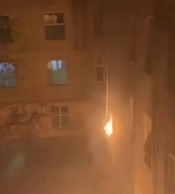 Уламки дрона впали на житловий будинок у Голосіївському районі Києва: є руйнування, пожежа