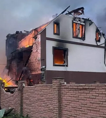 Росіяни атакували Київщину ракетами та дронами, тут спалахнули пожежі, загинули люди: в КОВА показали наслідки