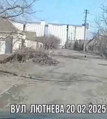 Разруха и запустение – как в оккупированном Мелитополе на самом деле выглядят дороги частного сектора (видео)