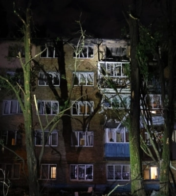 У Києві в результаті масованої атаки РФ постраждало 11 людей, пошкоджені бізнес-центр і гуртожиток – влада