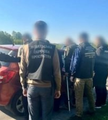 За послуги ділки брали по 8 тисяч євро: на Волині ліквідували канал переправлення ухилянтів у Румунію