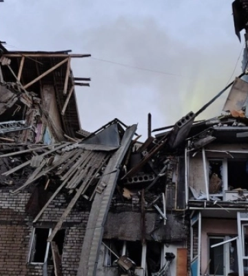 Під завалами багатоповерхівки у Миколаєві шукають жінку, троє постраждалих у важкому стані - Кім