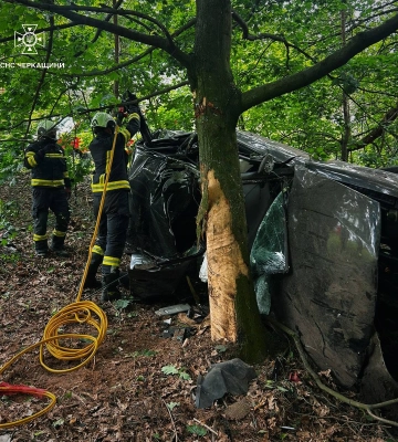 У Свидівку розбився легковик: на місці працювали рятувальники