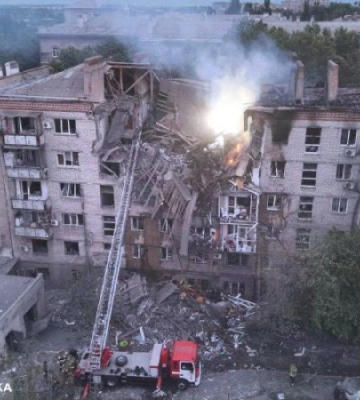 У Миколаєві з-під завалів дістали тіло загиблої через атаку РФ жінки