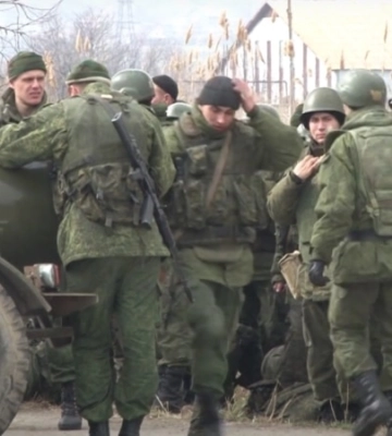 «Полуостров – военный объект». Как Россия мотивирует «крымскими бонусами» воевать с Украиной