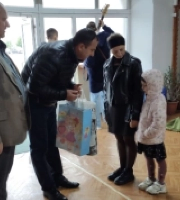 У Ратнівській громаді з днем народження привітали доньку загиблого захисника України