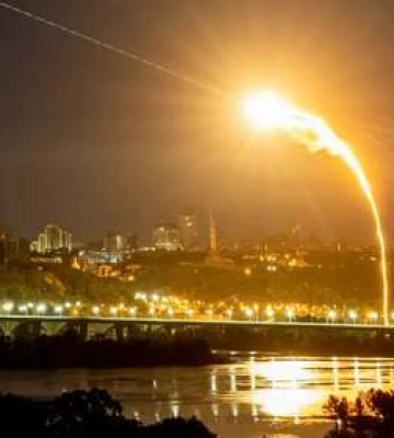 У Києві під час нічної атаки пошкоджені будинки на лівому березі
