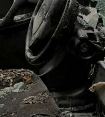 У Львові спалахнула припаркована автівка