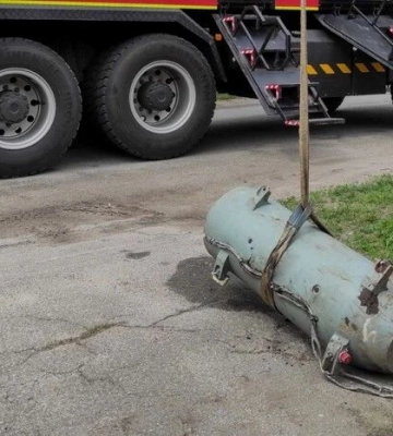 На Київщині біля приватного будинку знайшли бойову частину ракети Х-101