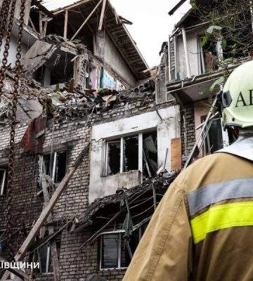 У Миколаєві завершено аварійно-рятувальні роботи в пошкодженому дроном будинку, розпочато відновлення