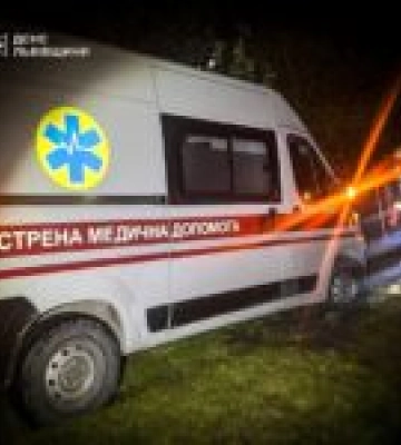 Автомобіль швидкої застряг у Львівському районі – довелося втручатися рятувальникам