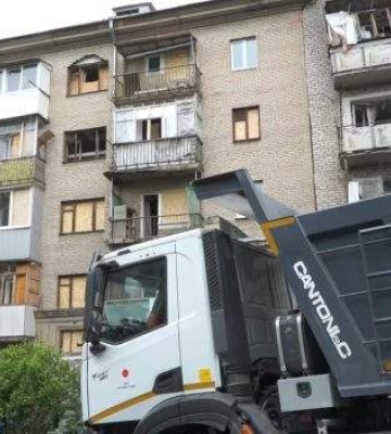 У Миколаєві завершено аварійно-рятувальні роботи в пошкодженому дроном будинку, розпочато відновлення