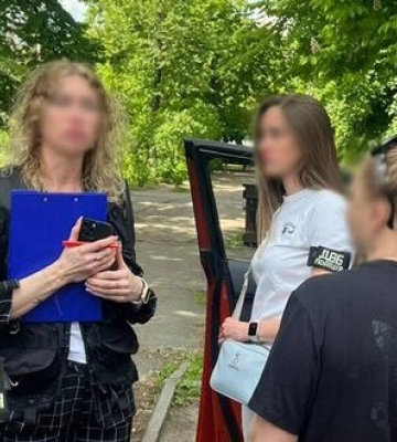 Киянка обіцяла за $4 тис. зняти військовозобов’язаного з розшуку ТЦК, її затримали, - поліція. ФОТОрепортаж