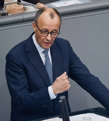 Мерц: Німеччина та ще три країни зняли обмеження на дальність для військових поставок для України