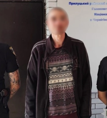 У Прилуках чоловік у приміщенні ТЦК та СП з ножем напав на військового