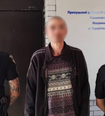 У Прилуках чоловік у приміщенні ТЦК та СП з ножем напав на військового