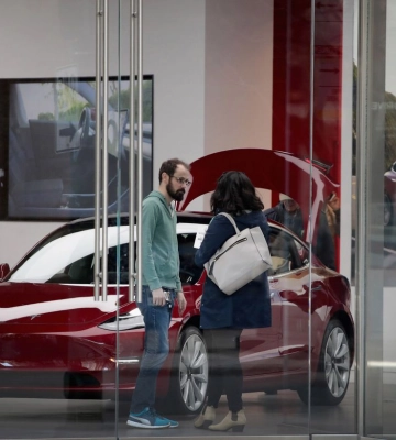 Tesla втратила лідерство на ринку електромобілів у Європі: хто вийшов на перше місце