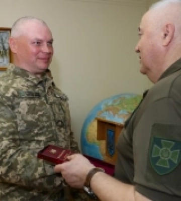 З війни чекали молода дружина та двоє дітей: 22-річного Героя з Волині посмертно нагородили орденом
