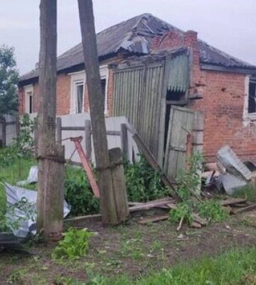 Вночі та зранку ворог атакував Суми, пошкоджено підприємство, транспорт та житлові будинки. ФОТОрепортаж