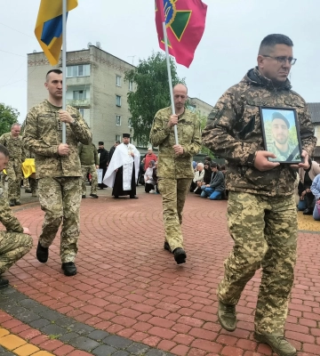 Останньою дорогою на Рівненщині провели ще чотирьох захисників