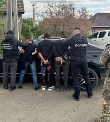 На човні до Угорщини за $10000: на Закарпатті викрито канал переправлення чоловіків до ЄС, - ДПСУ. ФОТОрепортаж