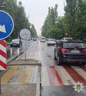 В Одесі автомобіль «BMW» на пішохідному переході збив 13-річного хлопчика