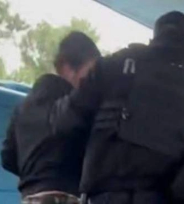 В Киеве зацеперы катались в метро, стоя между вагонами