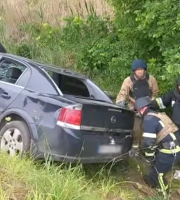Рятувальники надали допомогу громадянам, після ворожого авіаудару (відео)