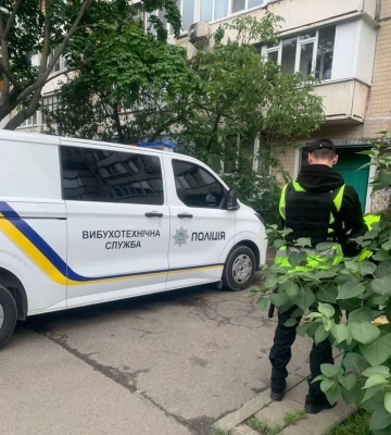 У Києві пролунав вибух біля житлового будинку: поліція з&#039;ясовує обставини