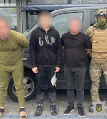 На Буковині зловмисники за 8500 доларів переправляли ухилянтів за кордон поза пунктом пропуску