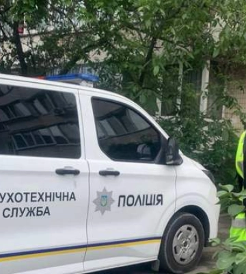 В Киеве прогремел взрыв возле дома: неизвестный бросил из окна гранату