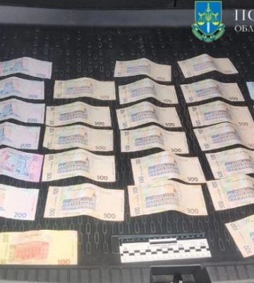 Директор КП на Полтавщині вимагав хабар за оренду приміщення без договору