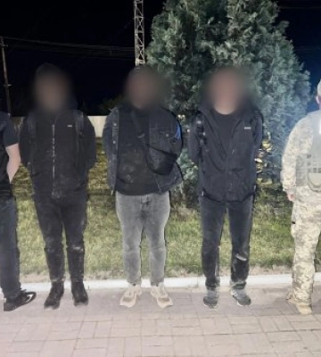 На кордоні з Угорщиною впродовж доби затримали чотири групи порушників