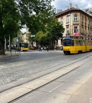 У центрі Львова на одному з перехресть пришвидшили рух громадського транспорту
