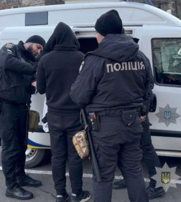 Заліз на балкон і погрожував ножем: в Одесі судитимуть чоловіка за нічний напад, - ФОТО