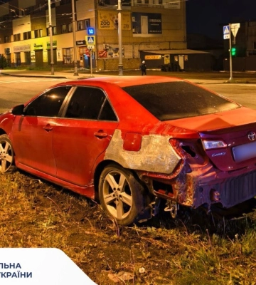 Угнал авто и поехал в Харьков покататься: о ДТП с угонщиком сообщили копы