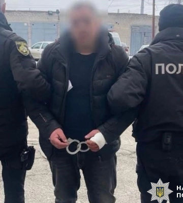 Вбив людину ударом сокири - на Дніпропетровщині судитимуть зловмисника