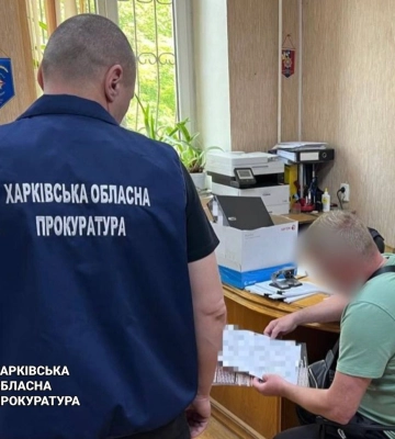 Харків’янин за хабар «допомагав» складати іспити в сервісному центрі МВС