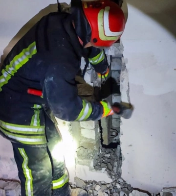 В Одесі пожежники врятували кошеня