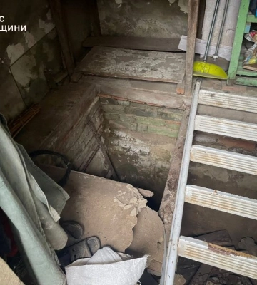 На Одещині жінка впала в підвал
