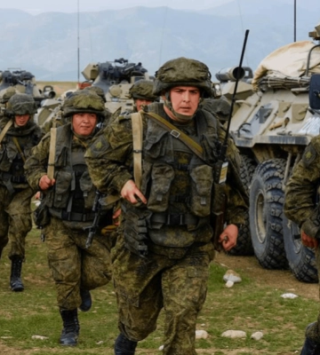 Военные опровергли слухи о том, что Россия перебрасывает 50-тысячную группировку для наступления