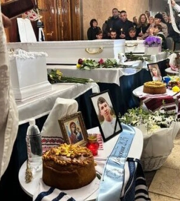 На Житомирщині попрощалися з трьома дітьми, які загинули внаслідок удару армії РФ