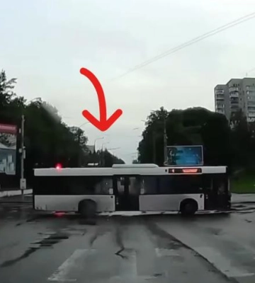 На Рівненщині двох водіїв оштрафували за ненадання переваги в русі оперативному транспорту