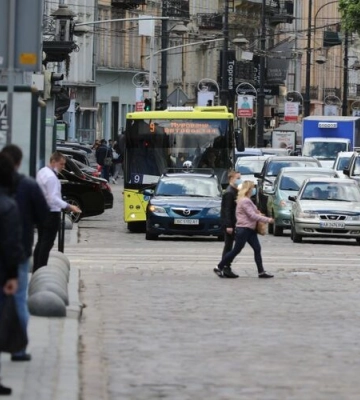 У неділю у Львові три автобуси курсуватимуть за частково зміненими маршрутами. Схеми