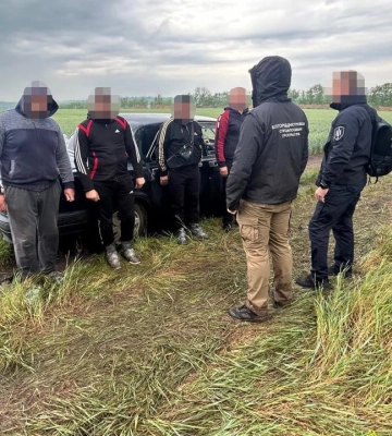 Заробляли на ухилянтах понад 80 тис. доларів на місяць: на Одещині викрили правоохоронця та його спільника