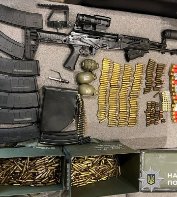 На Хмельниччині ліквідовано потужний канал збуту вогнепальної зброї та боєприпасів. ФОТО